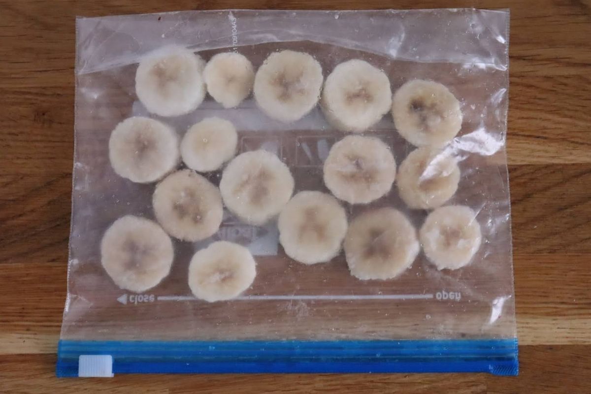 frozen banana slices in a freezer bag